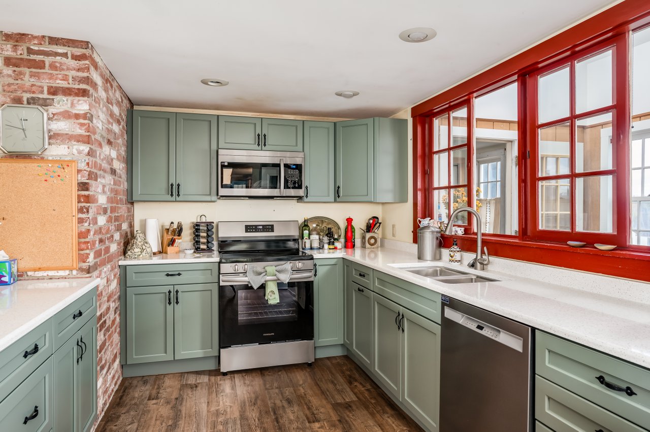 032-1310UpperCityRoad-Pittsfield-NH-03263-SMALL