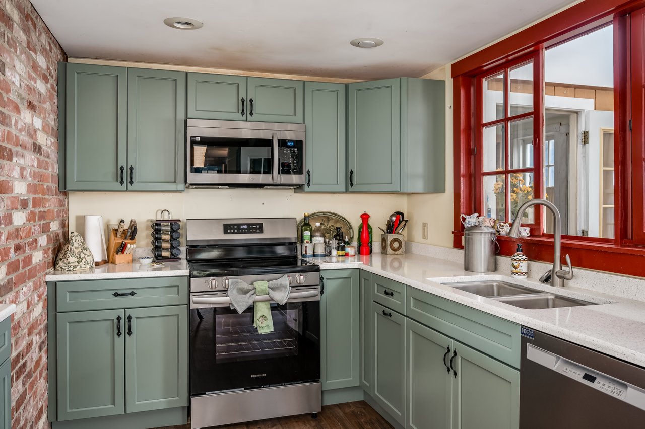 033-1310UpperCityRoad-Pittsfield-NH-03263-SMALL