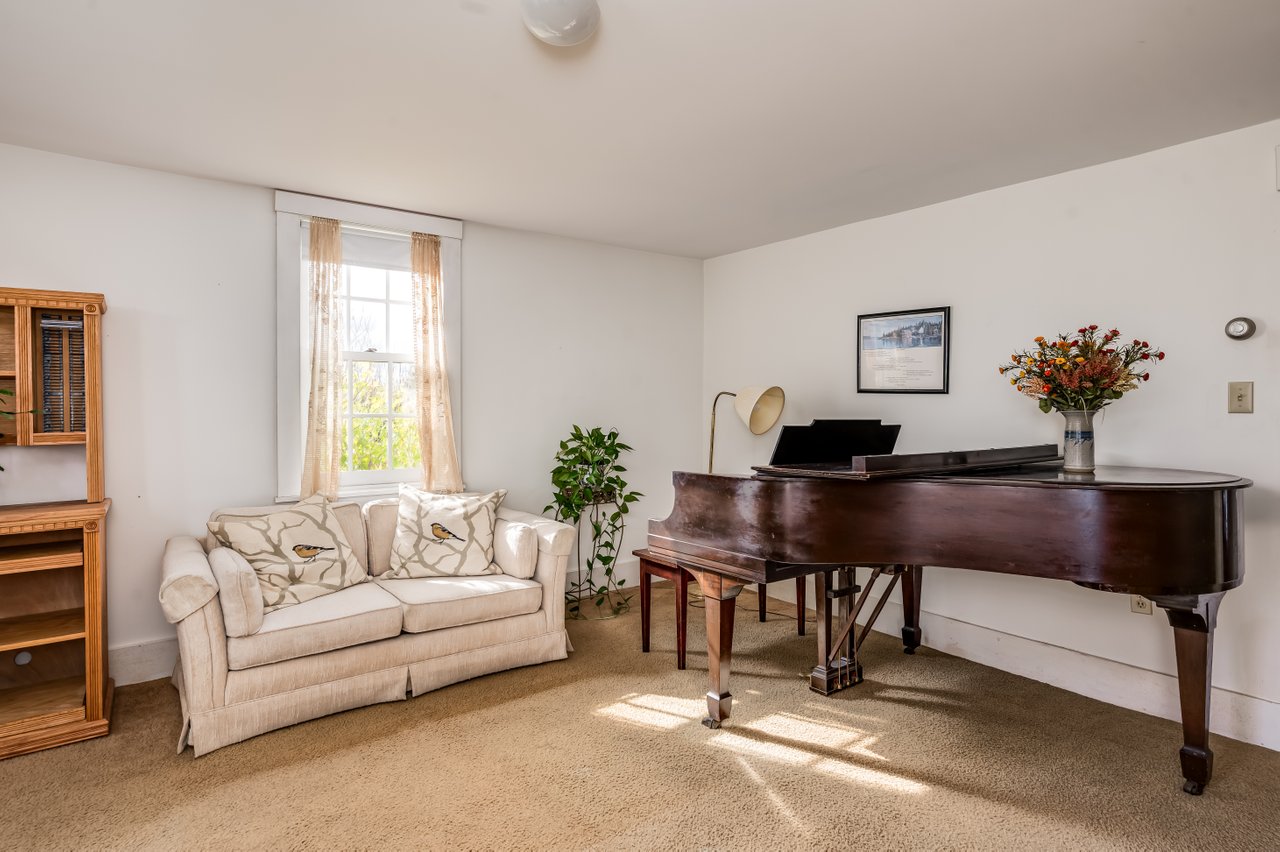 050-1310UpperCityRoad-Pittsfield-NH-03263-SMALL