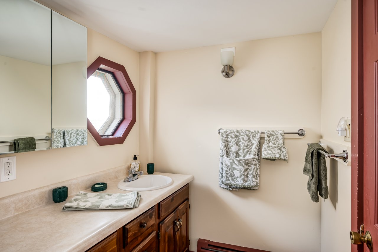 062-1310UpperCityRoad-Pittsfield-NH-03263-SMALL