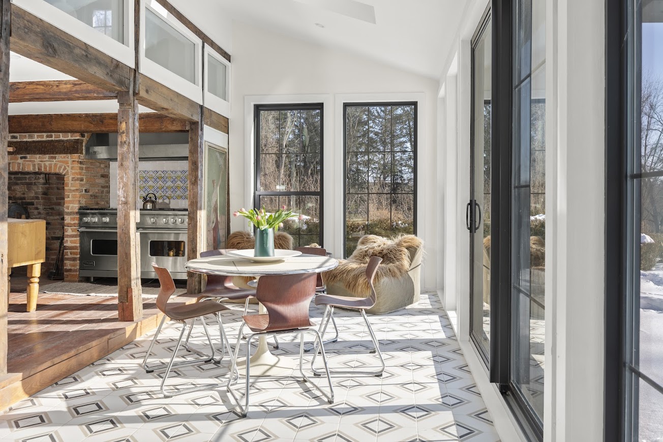 13a – very sunny dining off of kitchen