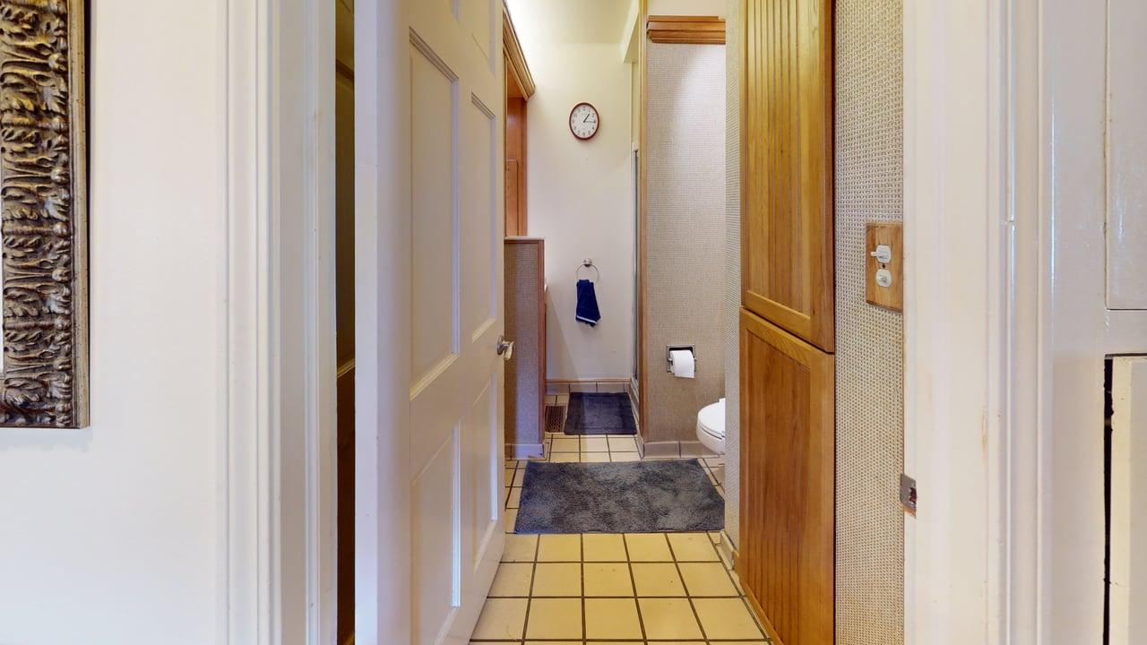 18133-S-1525-Rd-1-Bathroom