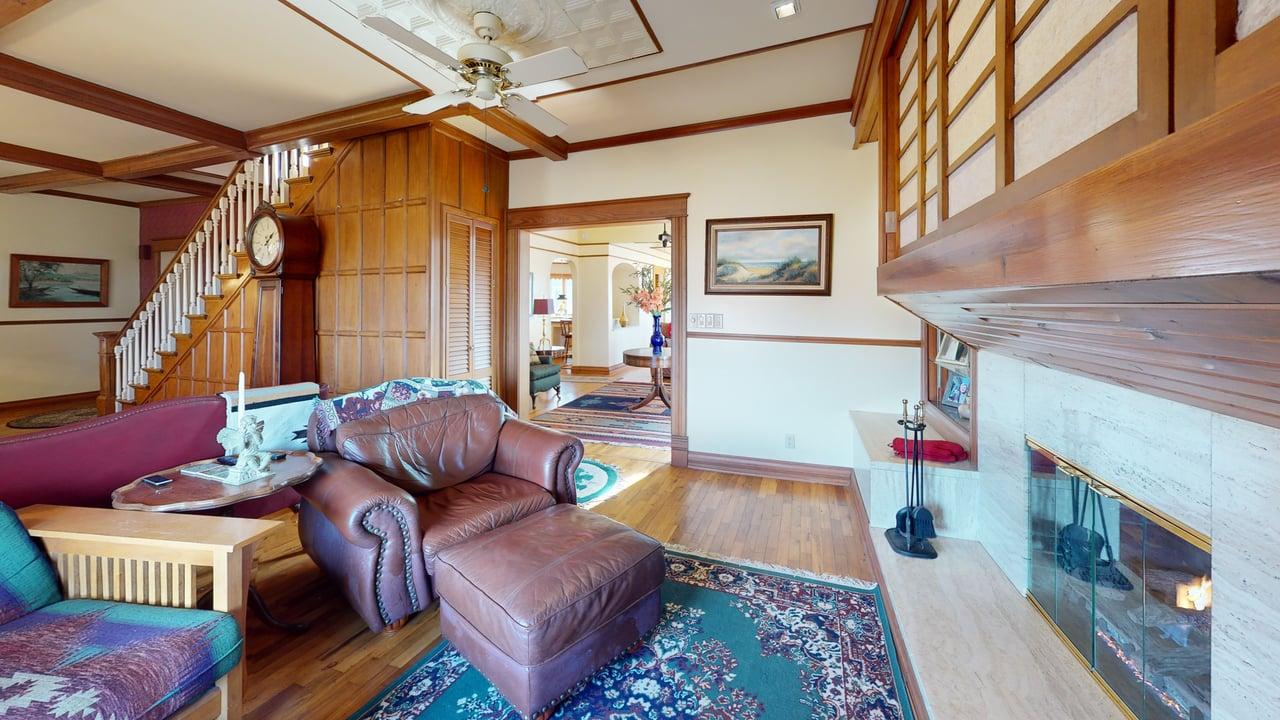 18133-S-1525-Rd-1-Living-Room 1