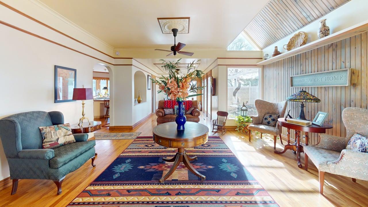18133-S-1525-Rd-1-Living-Room 2