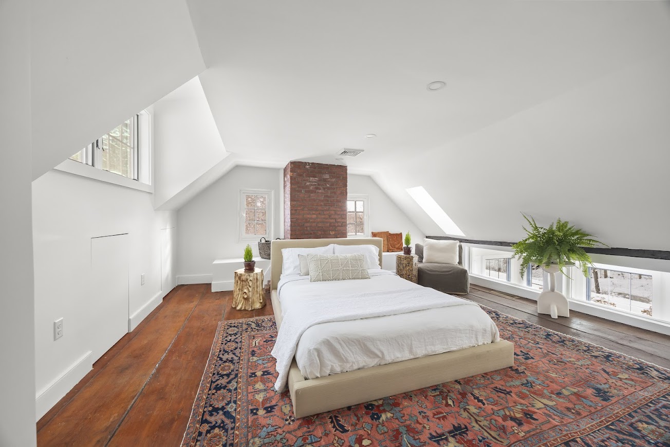 46 – Fifth Bedroom – atrium view