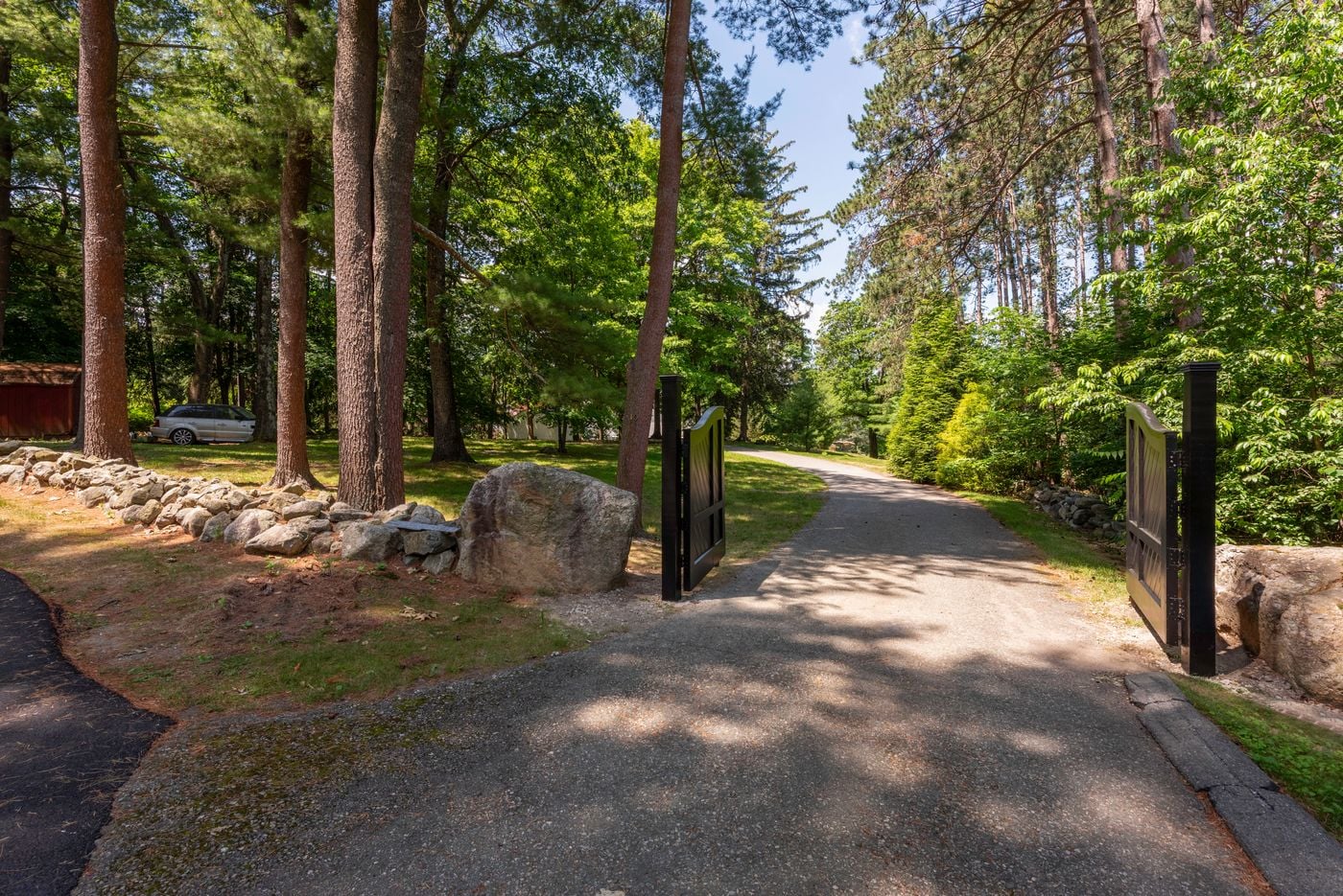 10 Reiling Pond Road Hobbs Brook Farm LINCOLN, MA 01773-22