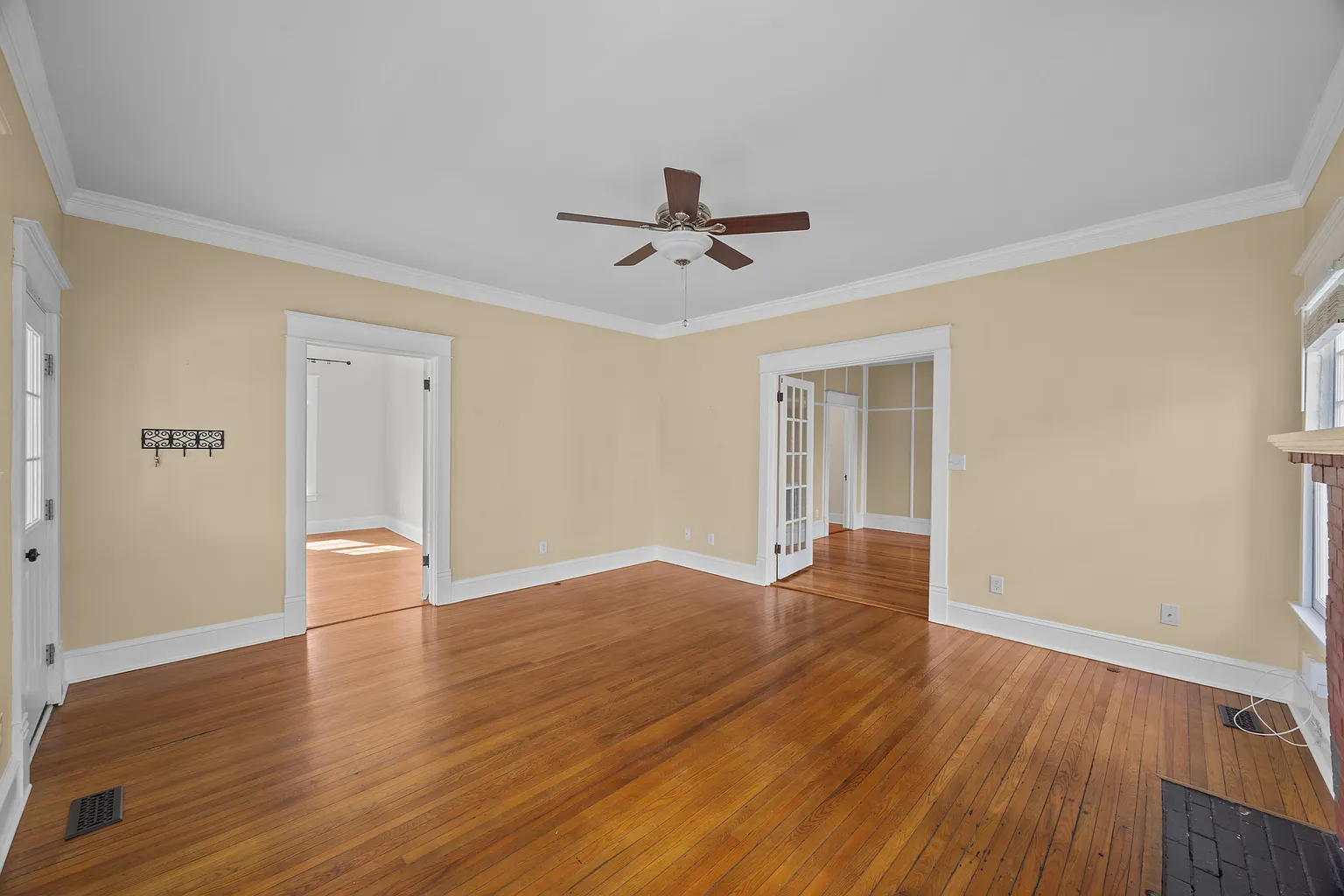 1614 Spencer Avenue, New Bern, NC 28560-11