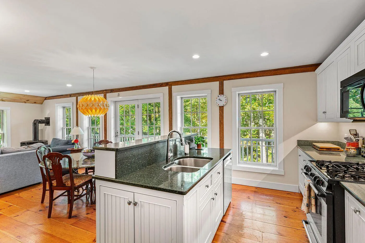 22 High Street, Camden, ME 04843-47