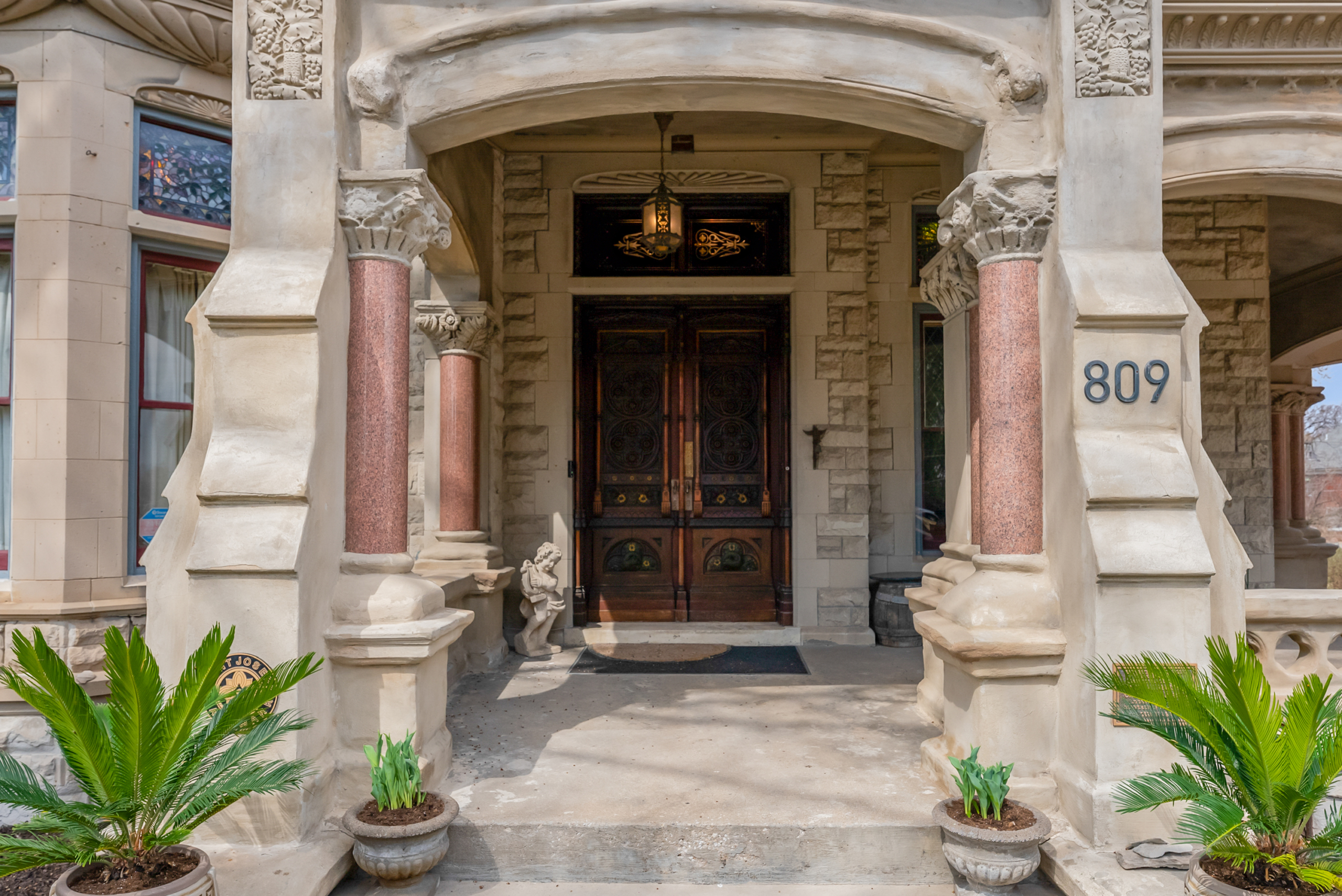 008-809 Hall St 2026-83