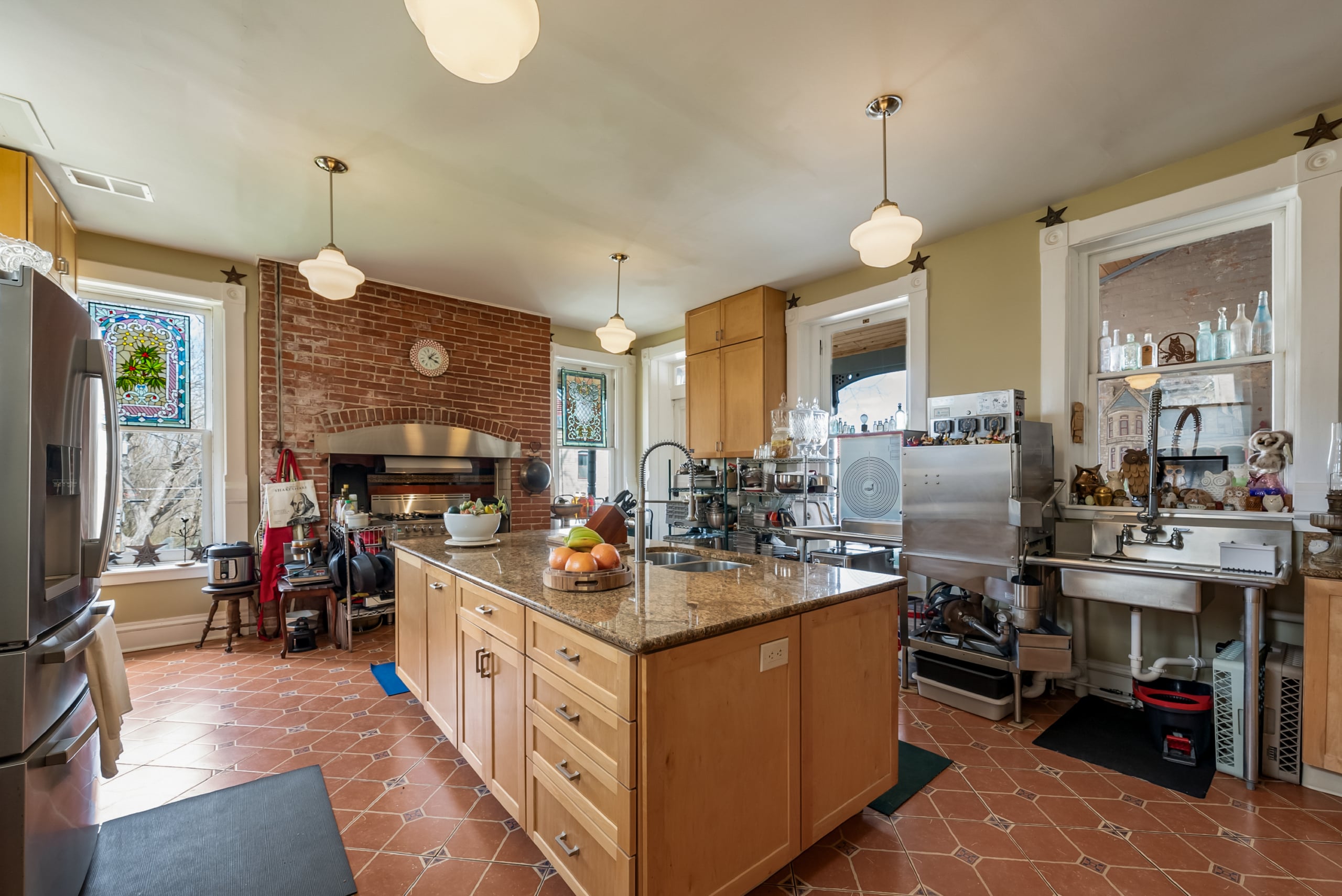 032-809 Hall St 2026-24
