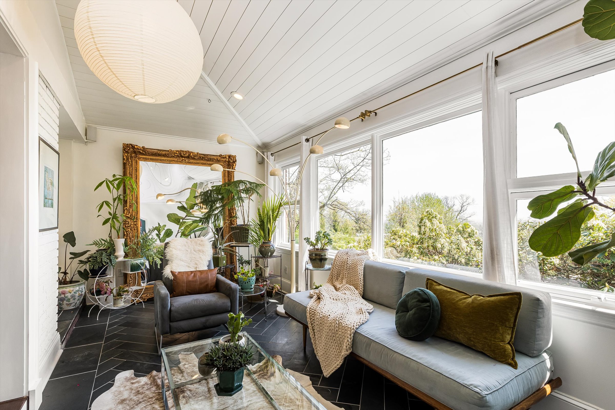 040-Sun Room