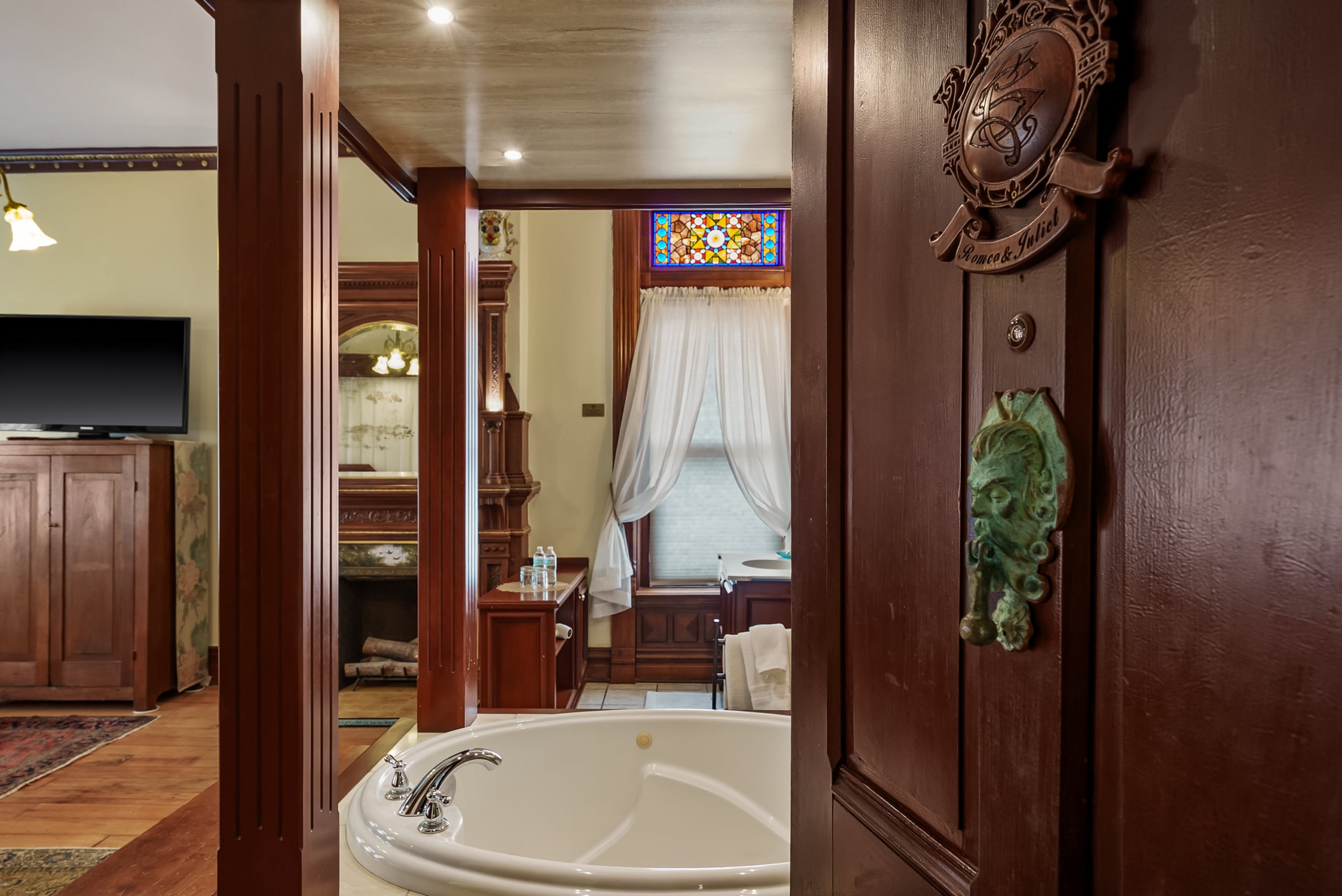 041-809 Hall St 2026-33