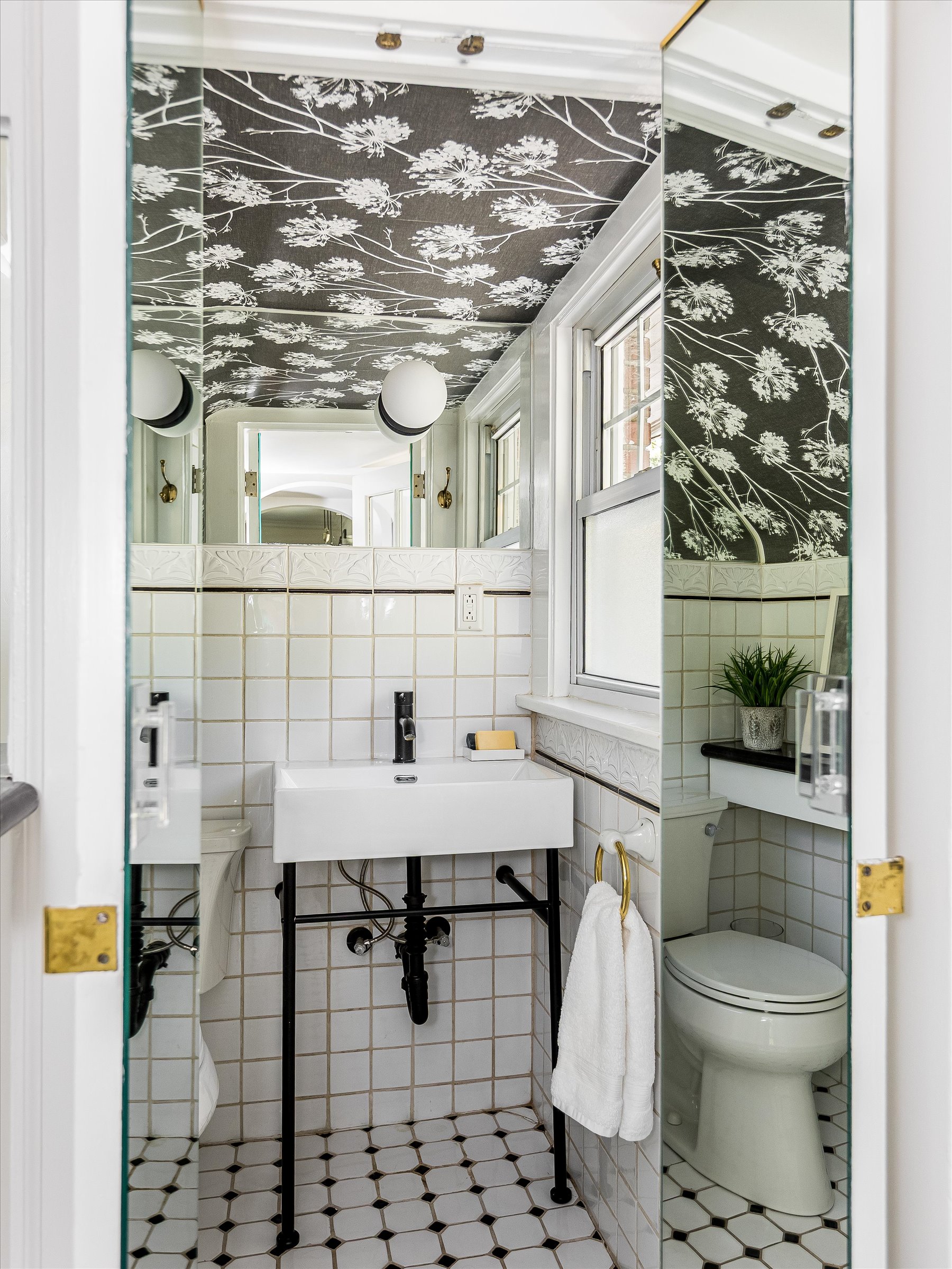 063-Powder Room