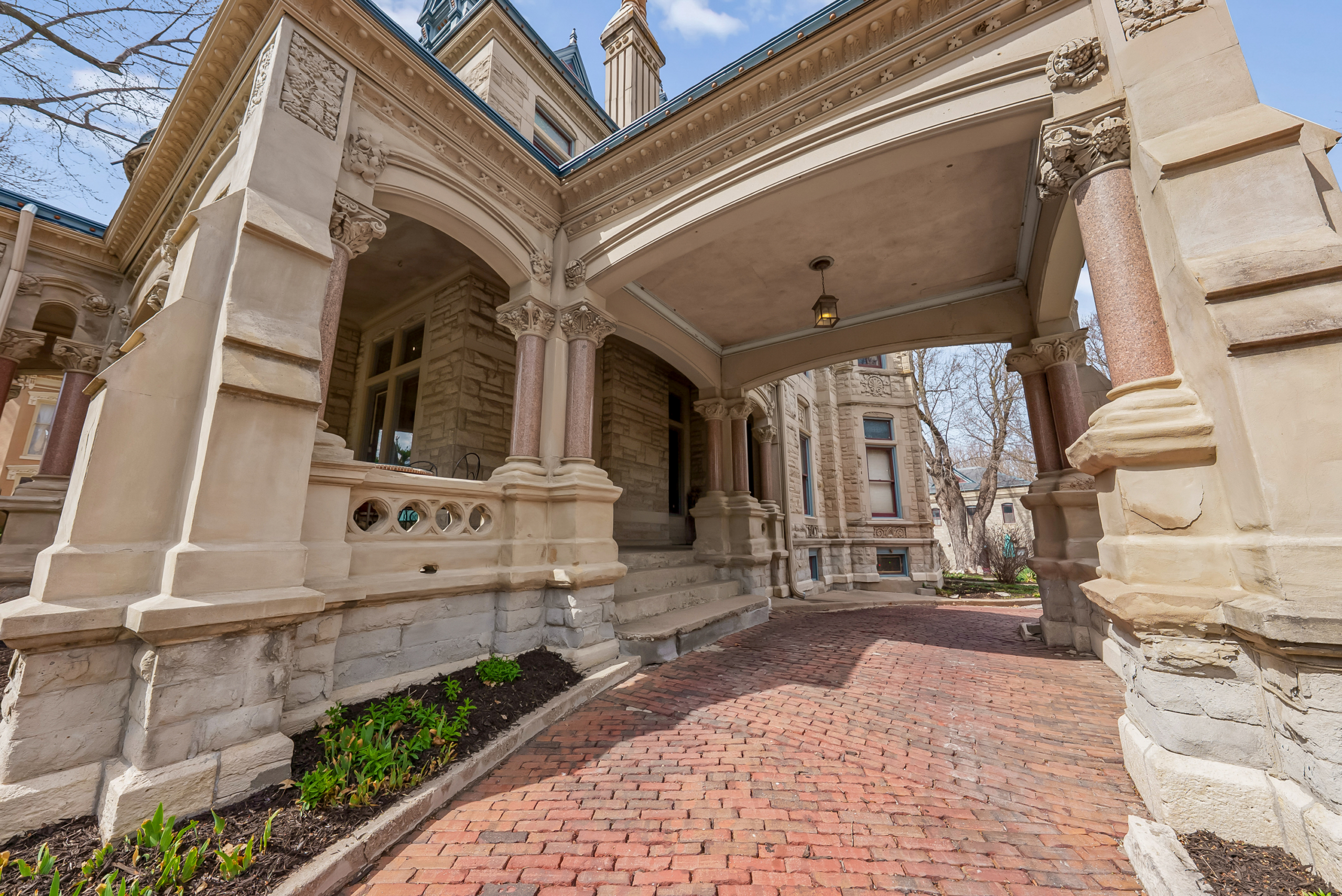 095-809 Hall St 2026-89