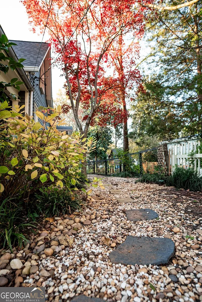 103 E Elm St, Greensboro, GA 30642-3