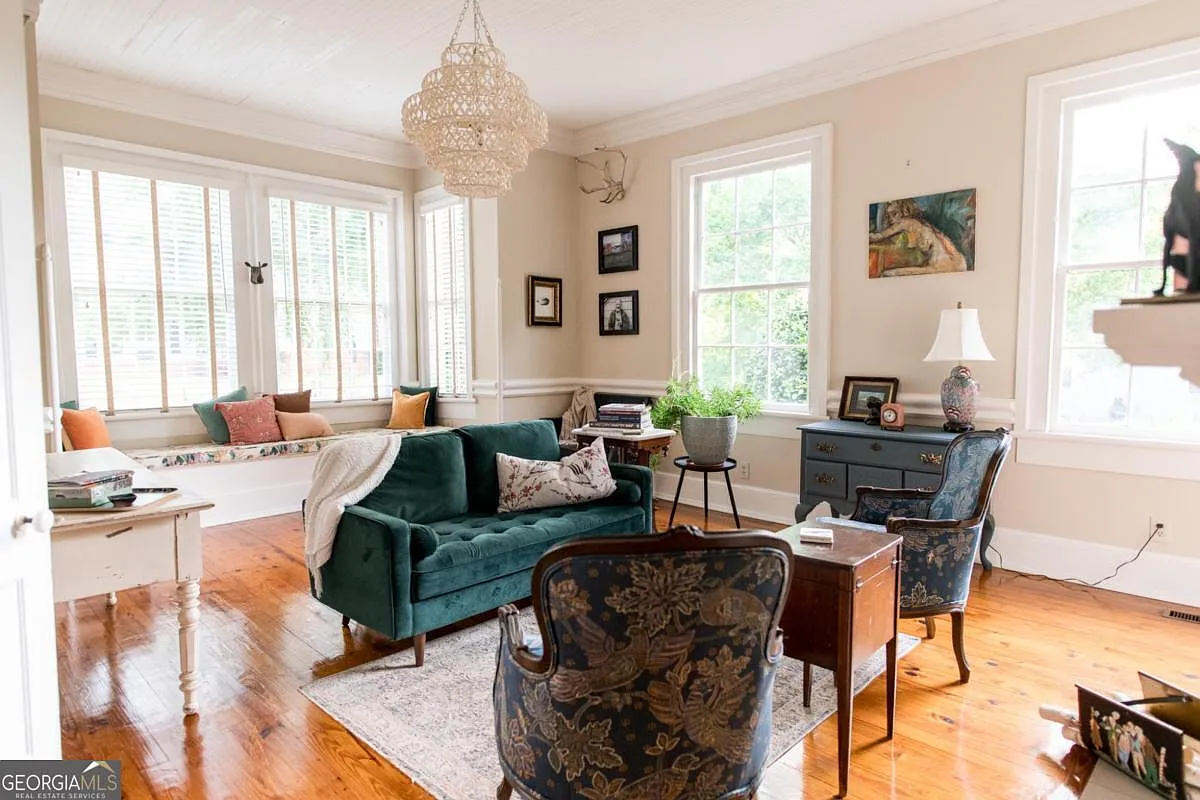 103 E Elm St, Greensboro, GA 30642-9