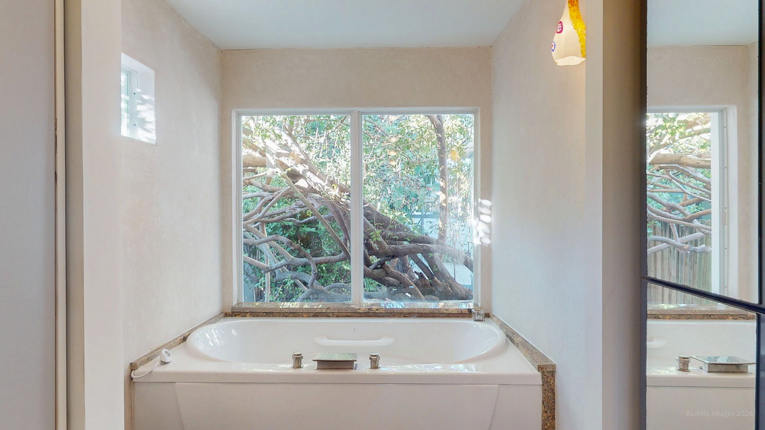 155-web-or-mls-21ST AVE BED AND BATH-13