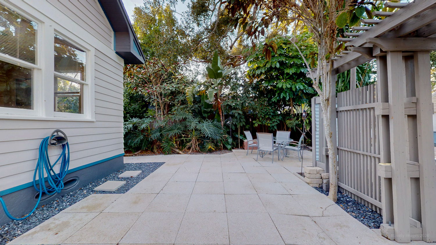 27-web-or-mls-21ST AVE OLDN#OUTSIDE-34
