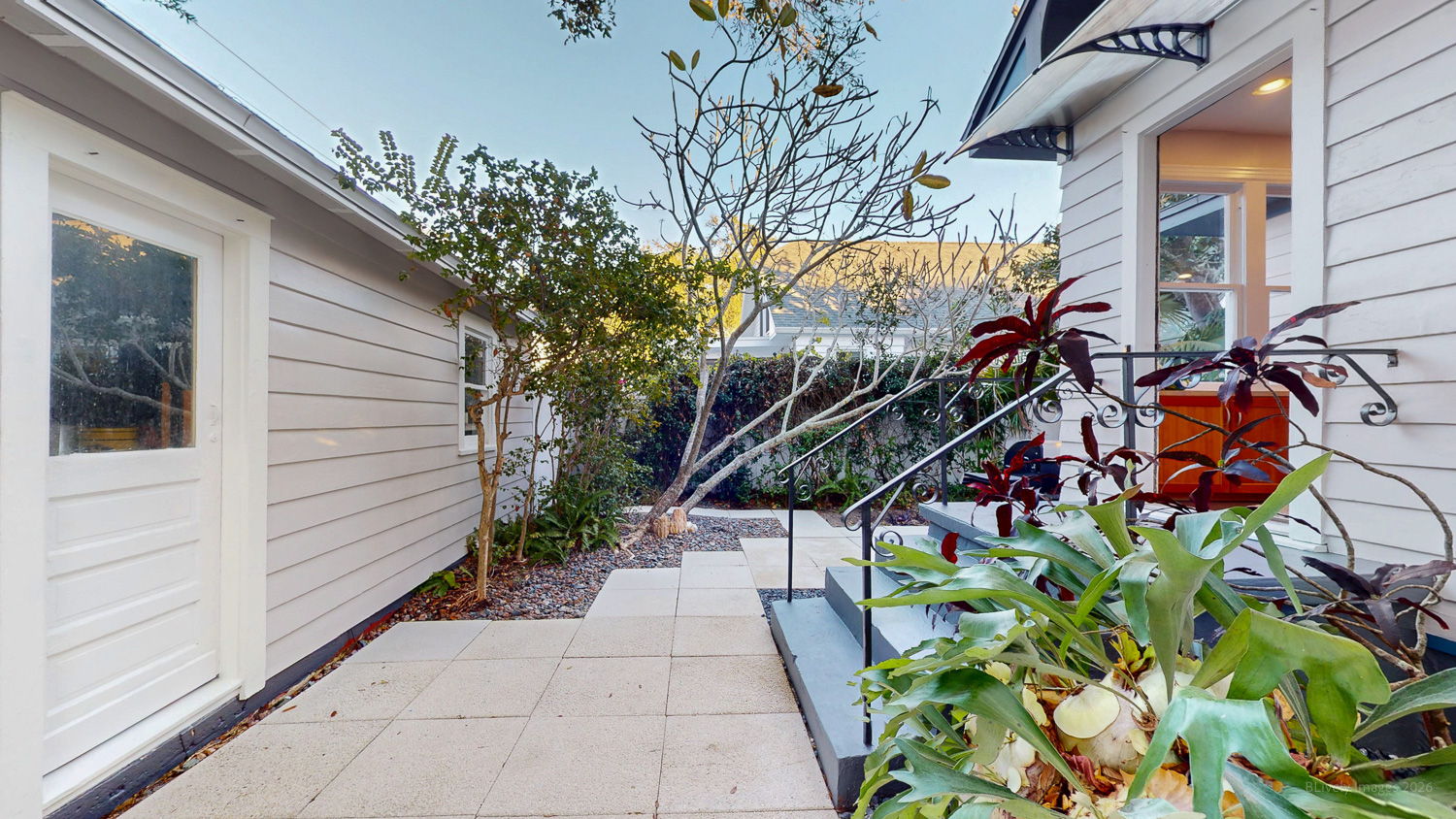 28-web-or-mls-21ST AVE OLDN#OUTSIDE-35