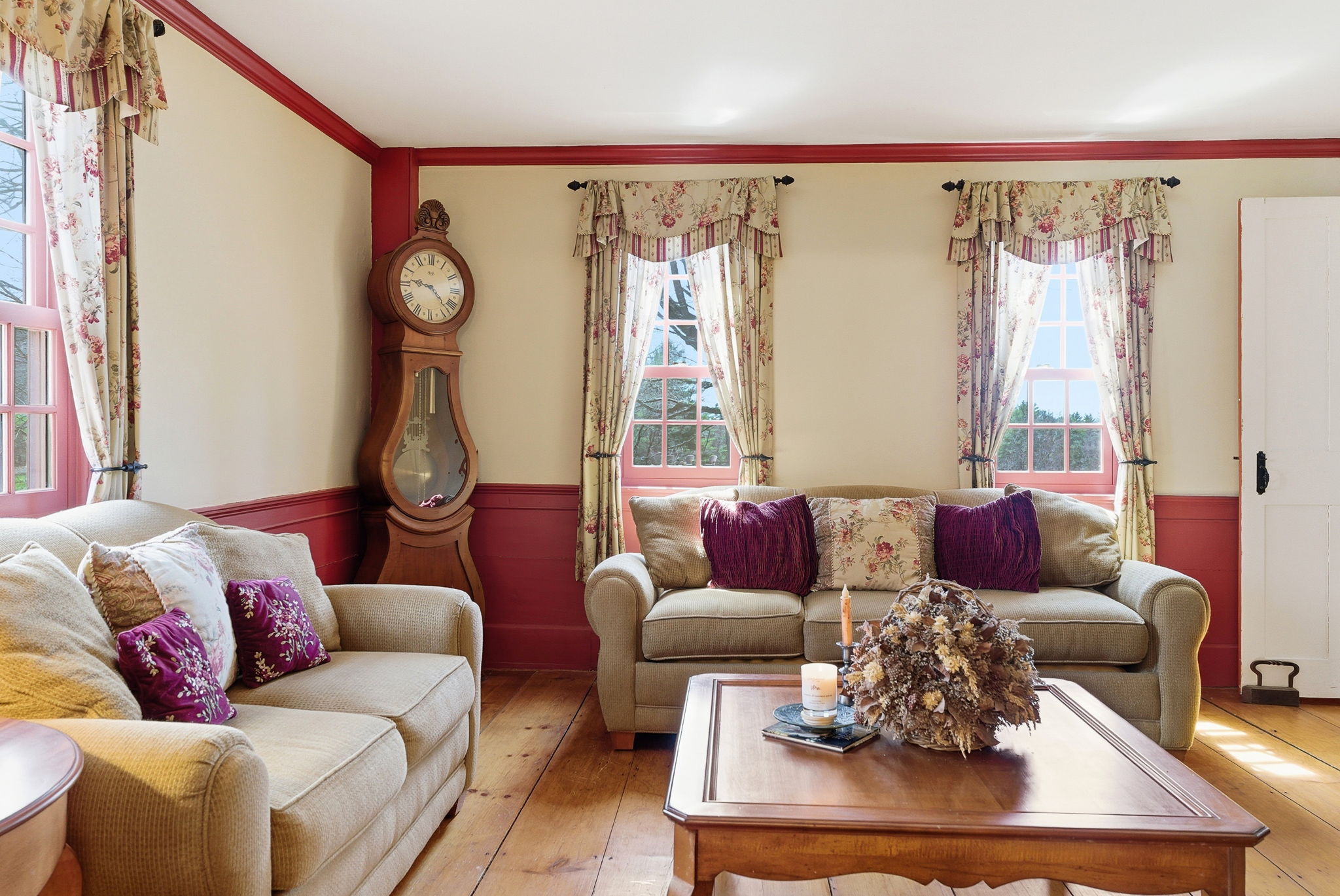 28-web-or-mls-5OldManchesterRoadAmherstNH-30