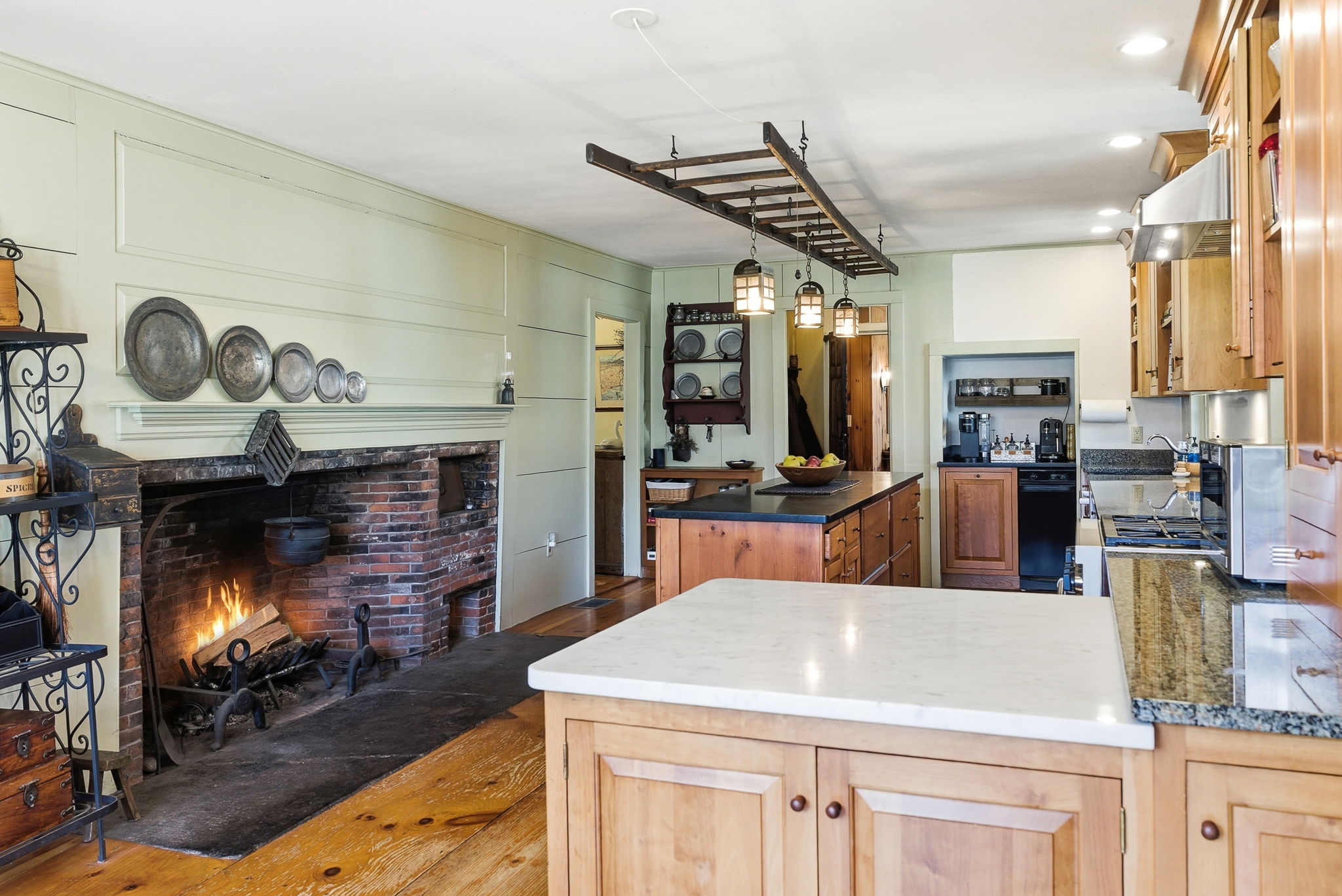 31-web-or-mls-5OldManchesterRoadAmherstNH-33
