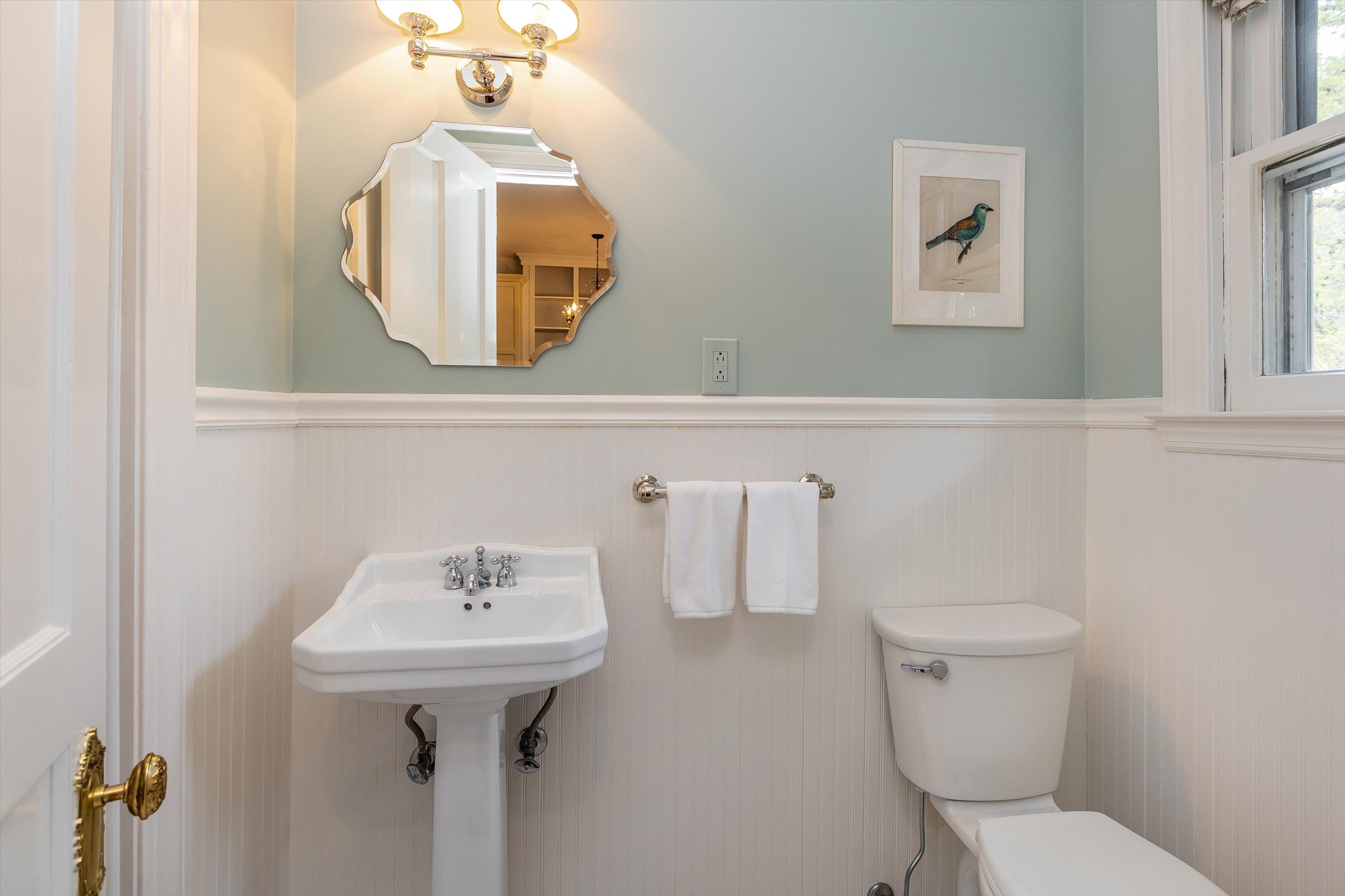 32-Powder Room