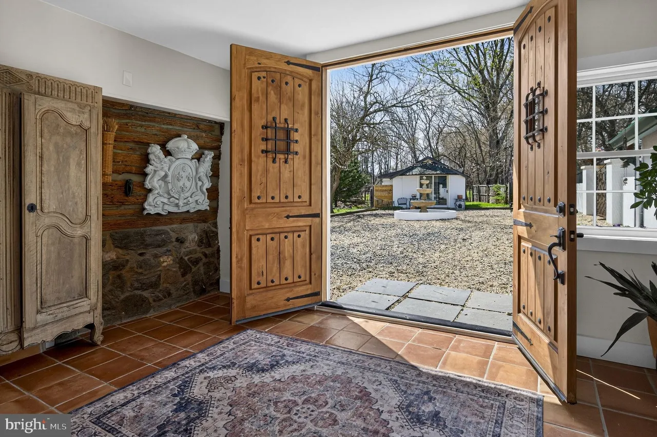 4094 Whiting Rd, Marshall, VA 20115-11