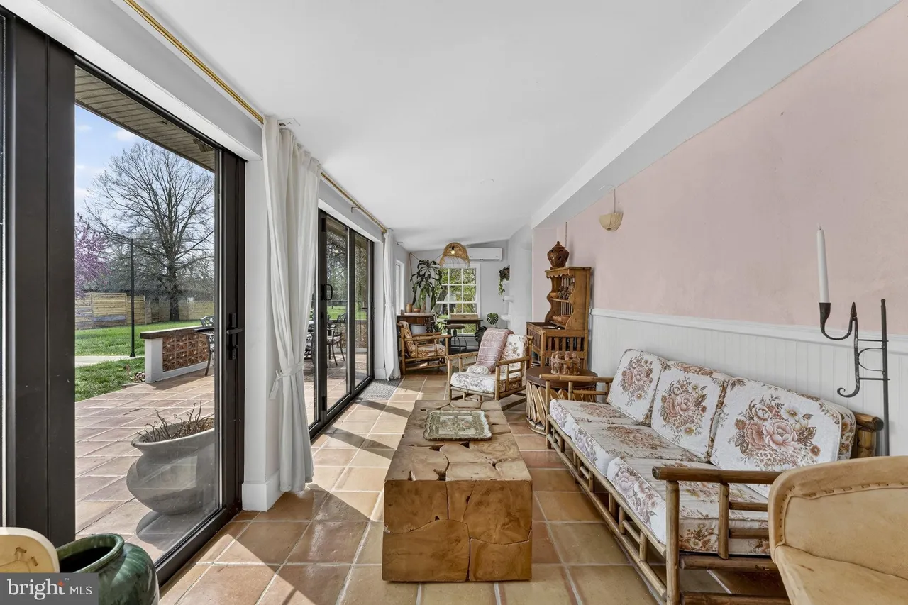 4094 Whiting Rd, Marshall, VA 20115-26