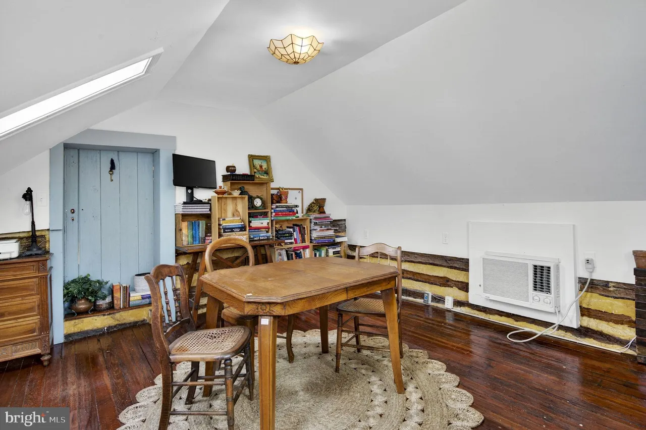 4094 Whiting Rd, Marshall, VA 20115-33