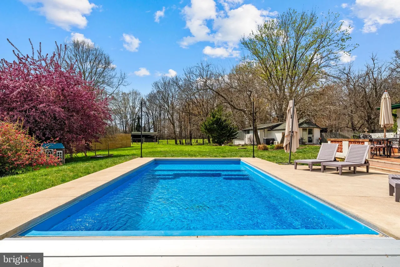 4094 Whiting Rd, Marshall, VA 20115-49