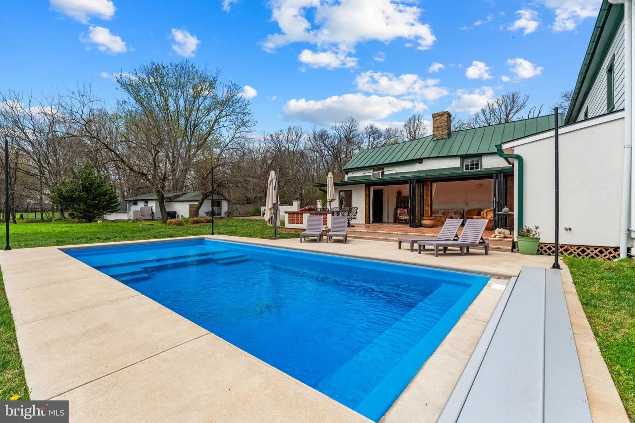 4094 Whiting Rd, Marshall, VA 20115-50