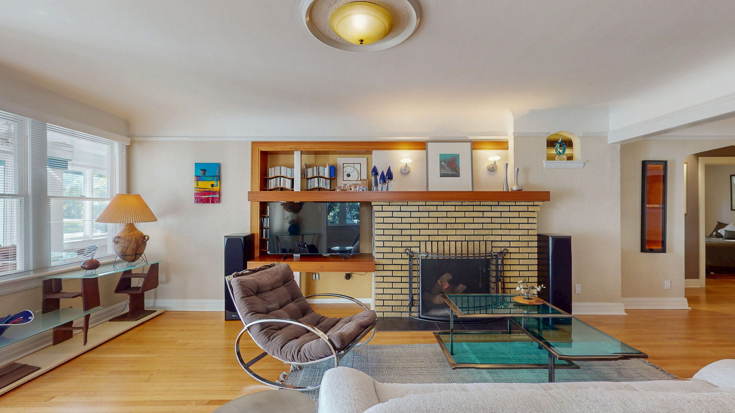 46-web-or-mls-21ST AVE LIVING-3