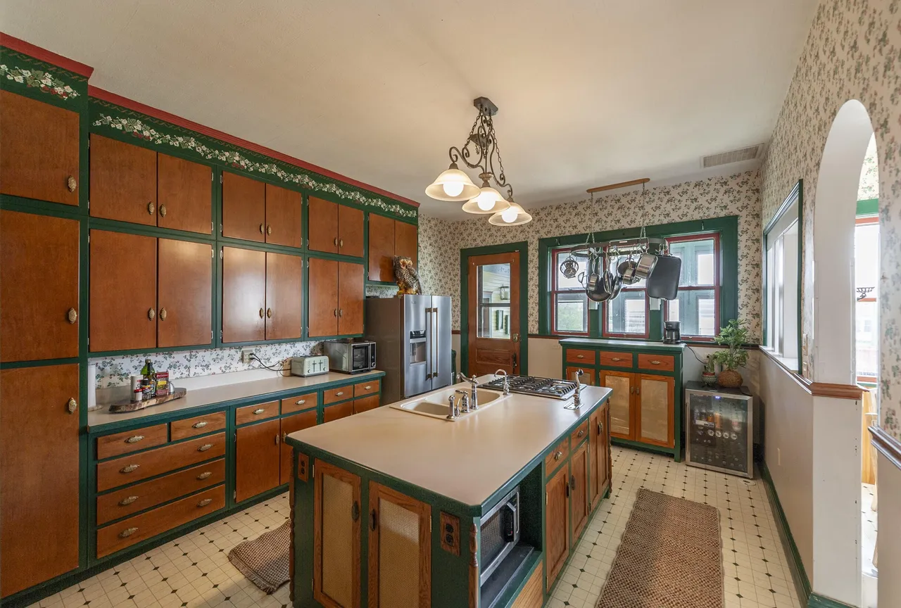 616 N Main St, Celina, OH 45822-16