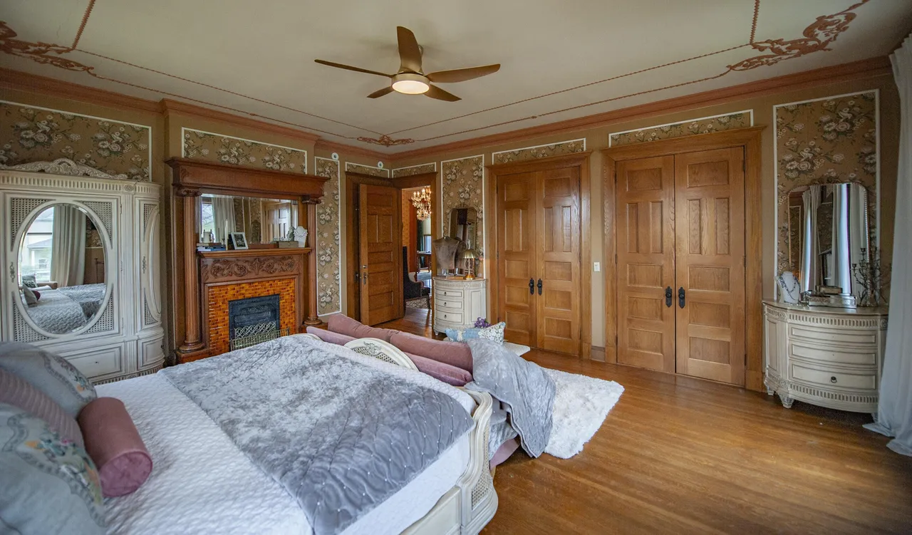616 N Main St, Celina, OH 45822-33