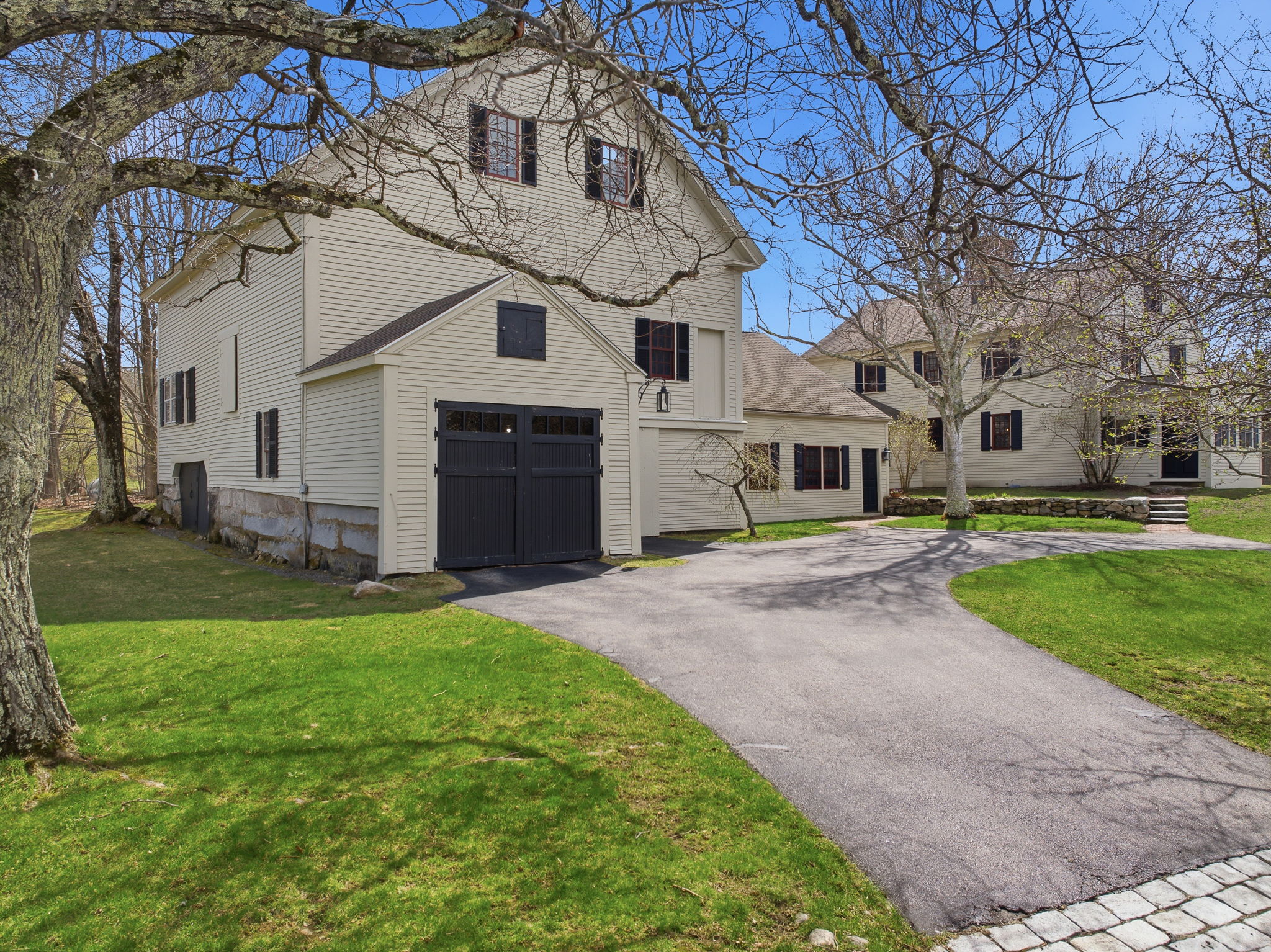 8-web-or-mls-5OldManchesterRoadAmherstNH-09