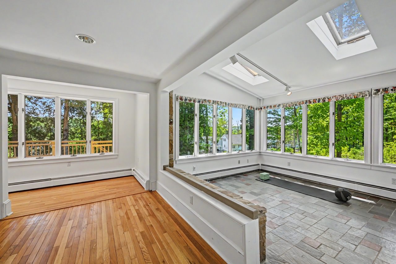 100 Old Woodland Way 10 Large
