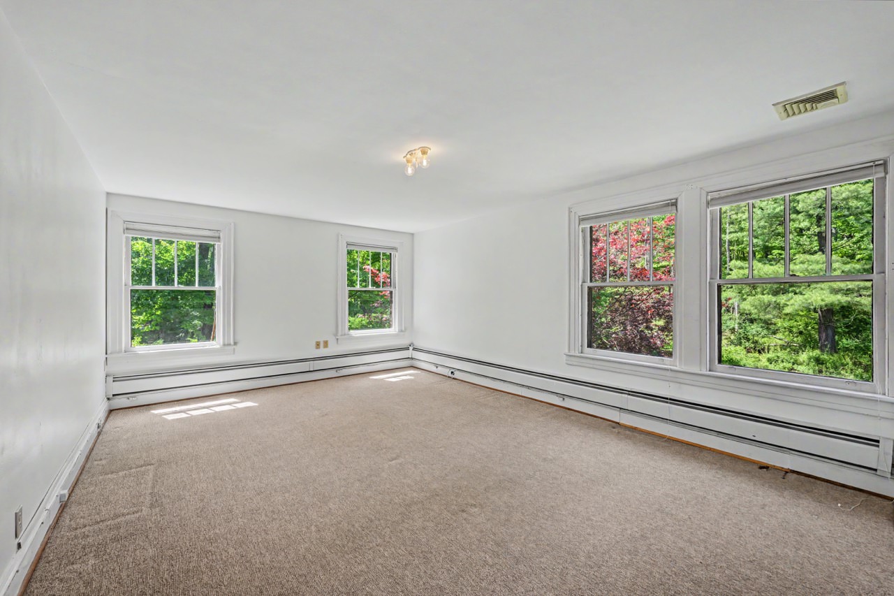 100 Old Woodland Way 47 Large