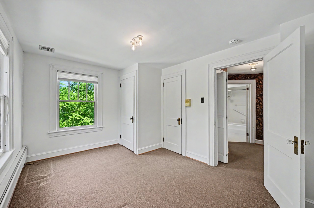 100 Old Woodland Way 50 Large