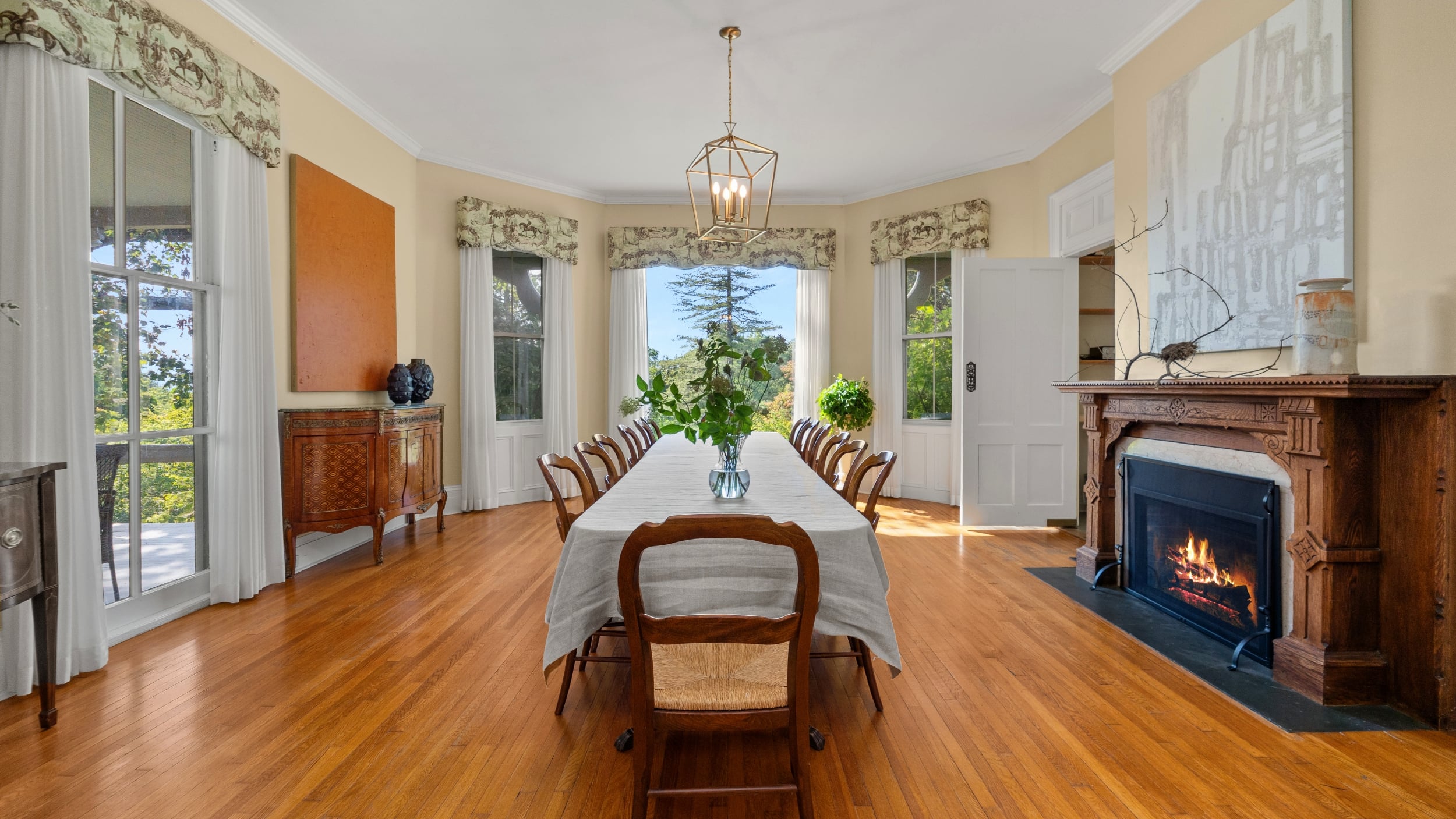 25.Dining Room – 2LR