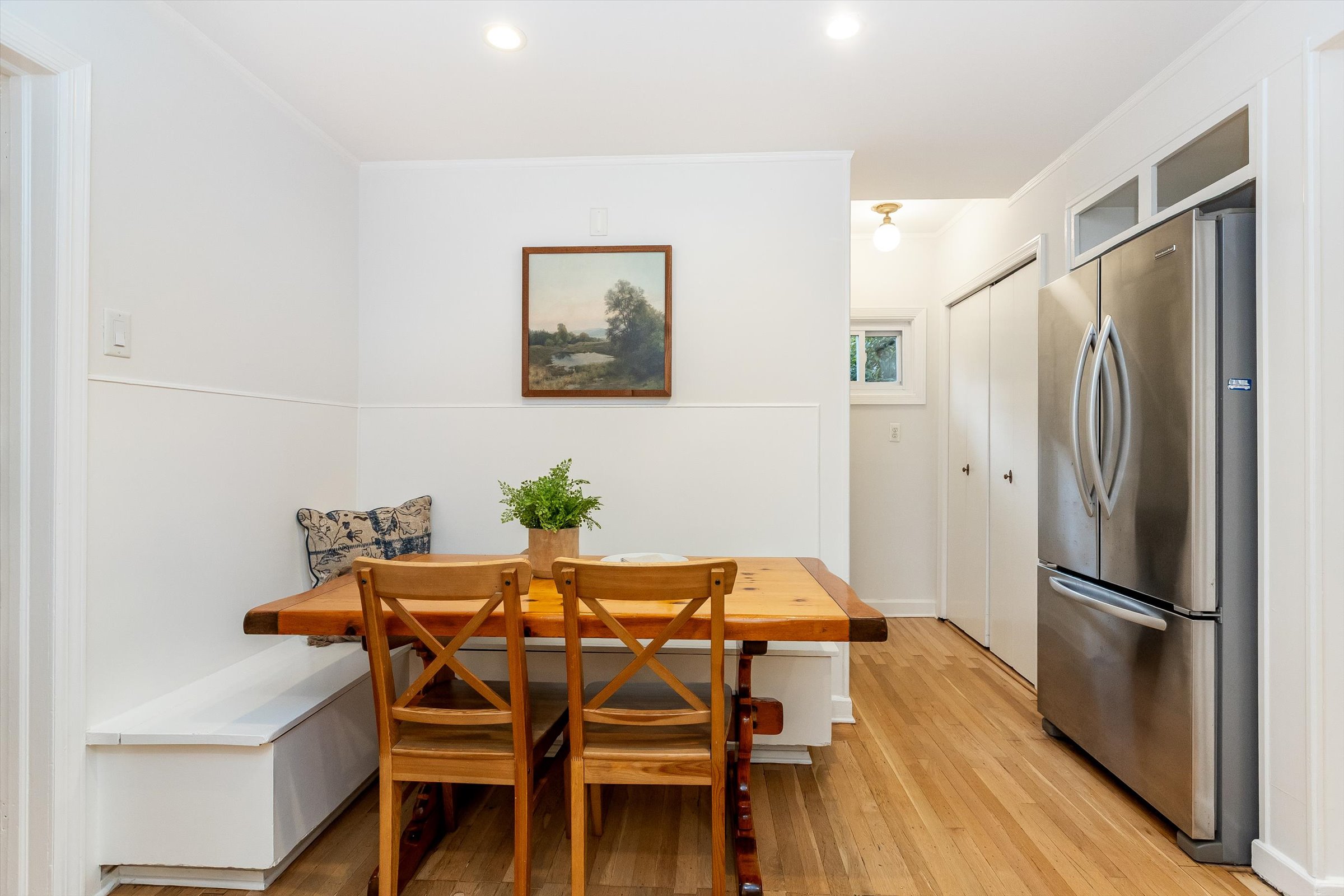 34-Breakfast Nook