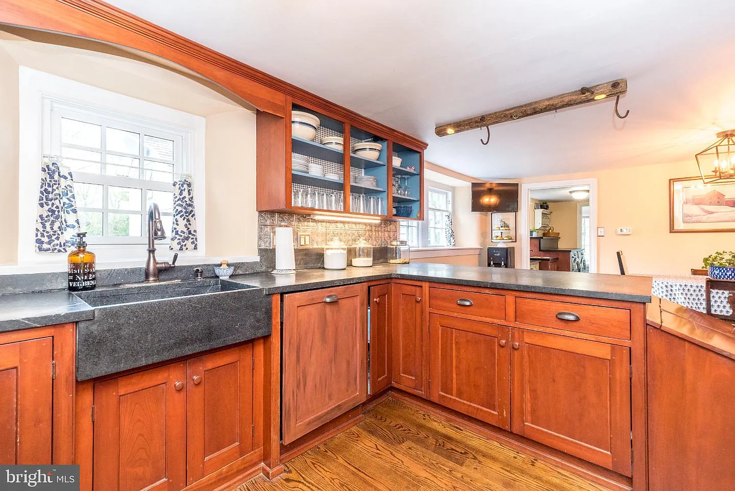 691 Mann Rd, Horsham, PA 19044-8