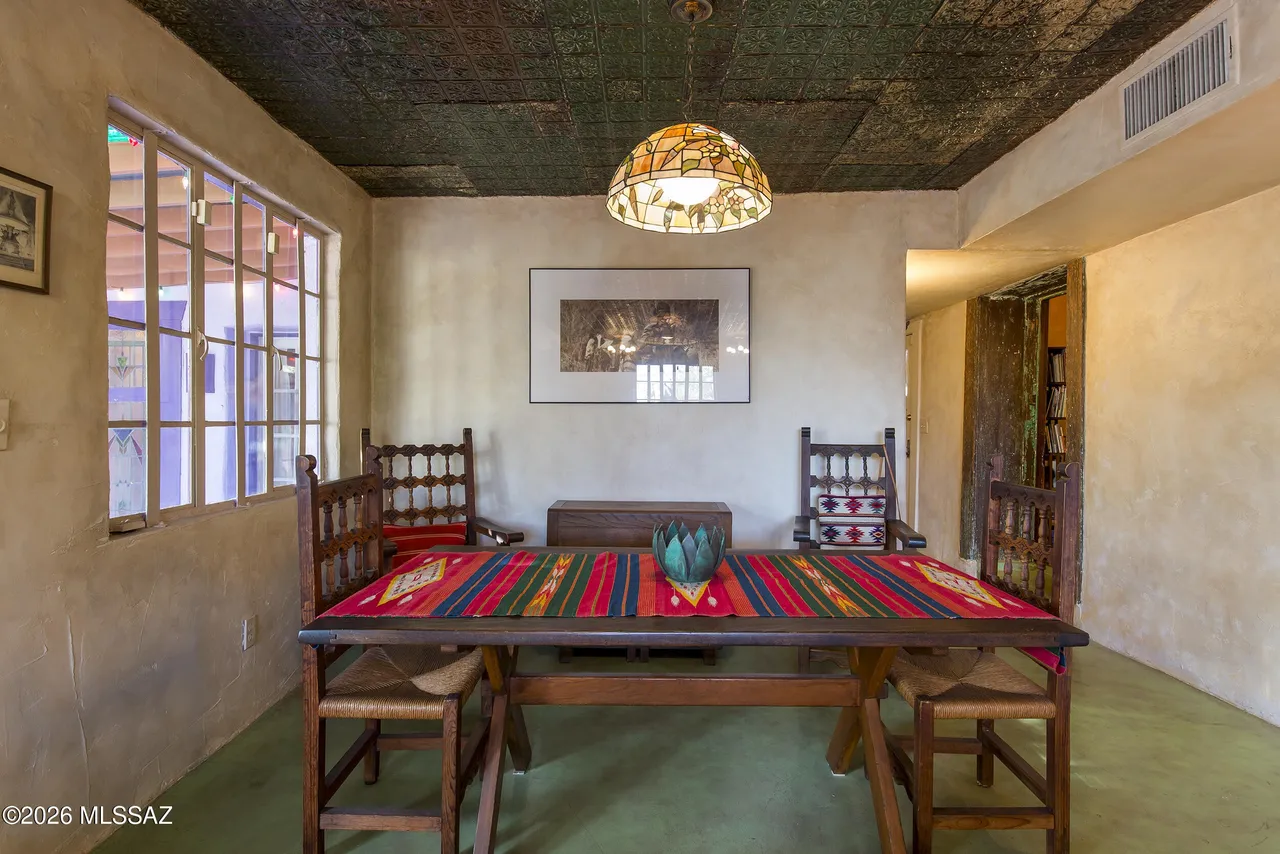 704 S Osborne Ave, Tucson, AZ 85701-14