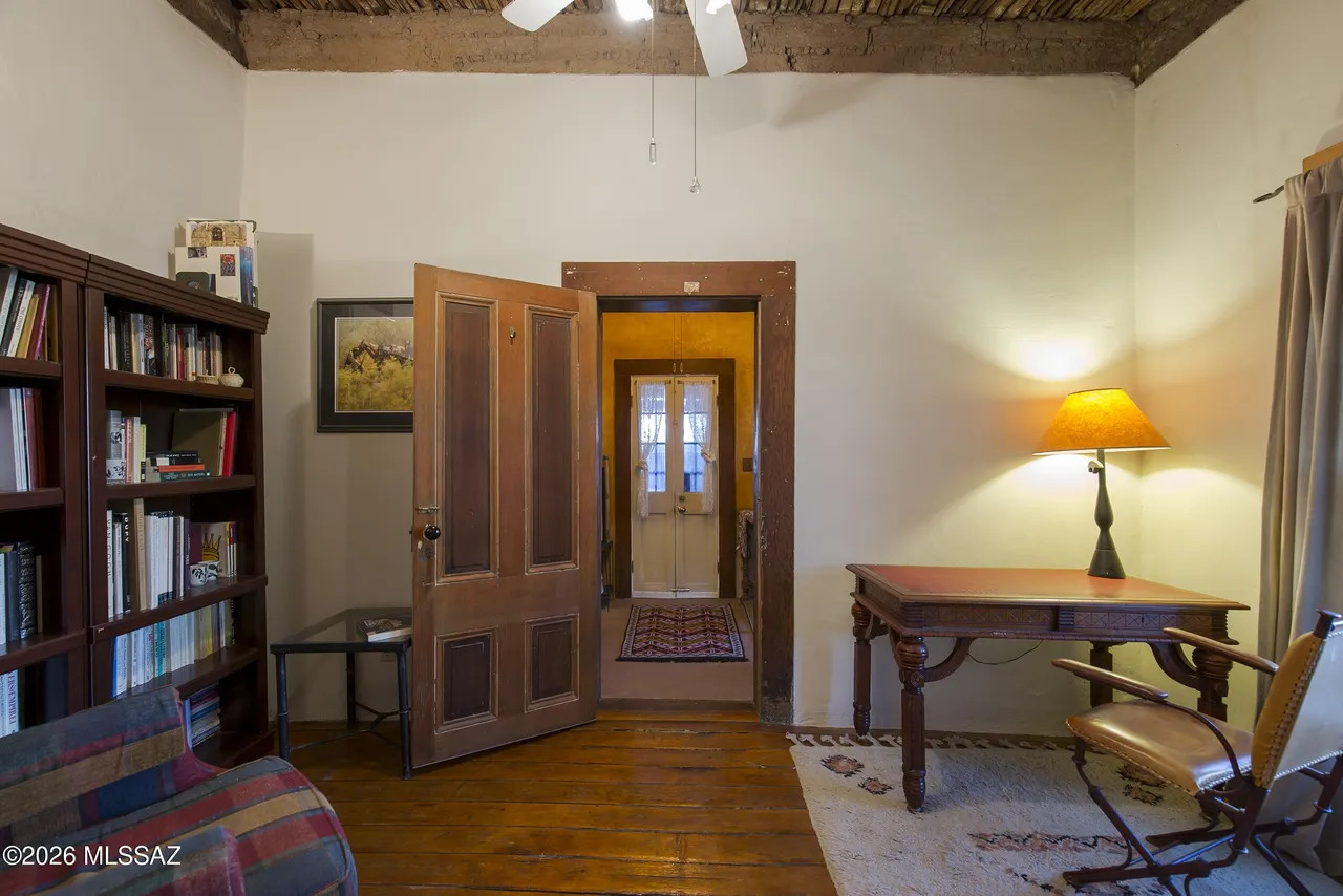 704 S Osborne Ave, Tucson, AZ 85701-17