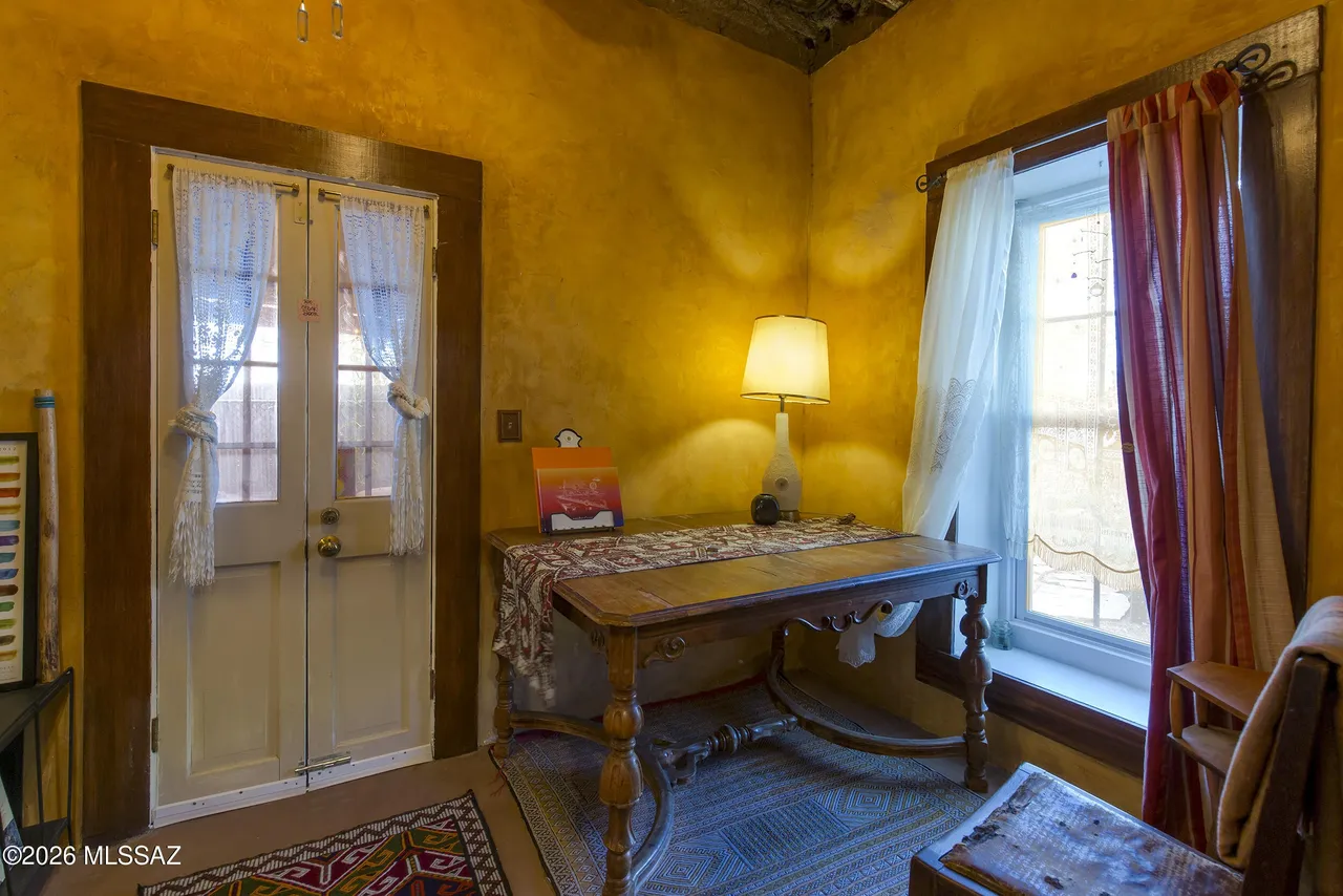 704 S Osborne Ave, Tucson, AZ 85701-20