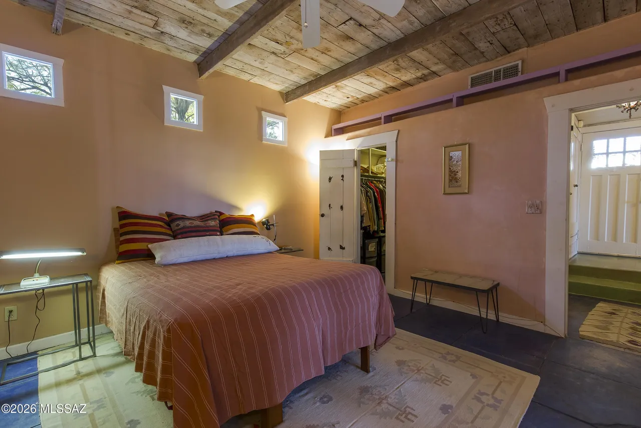 704 S Osborne Ave, Tucson, AZ 85701-28