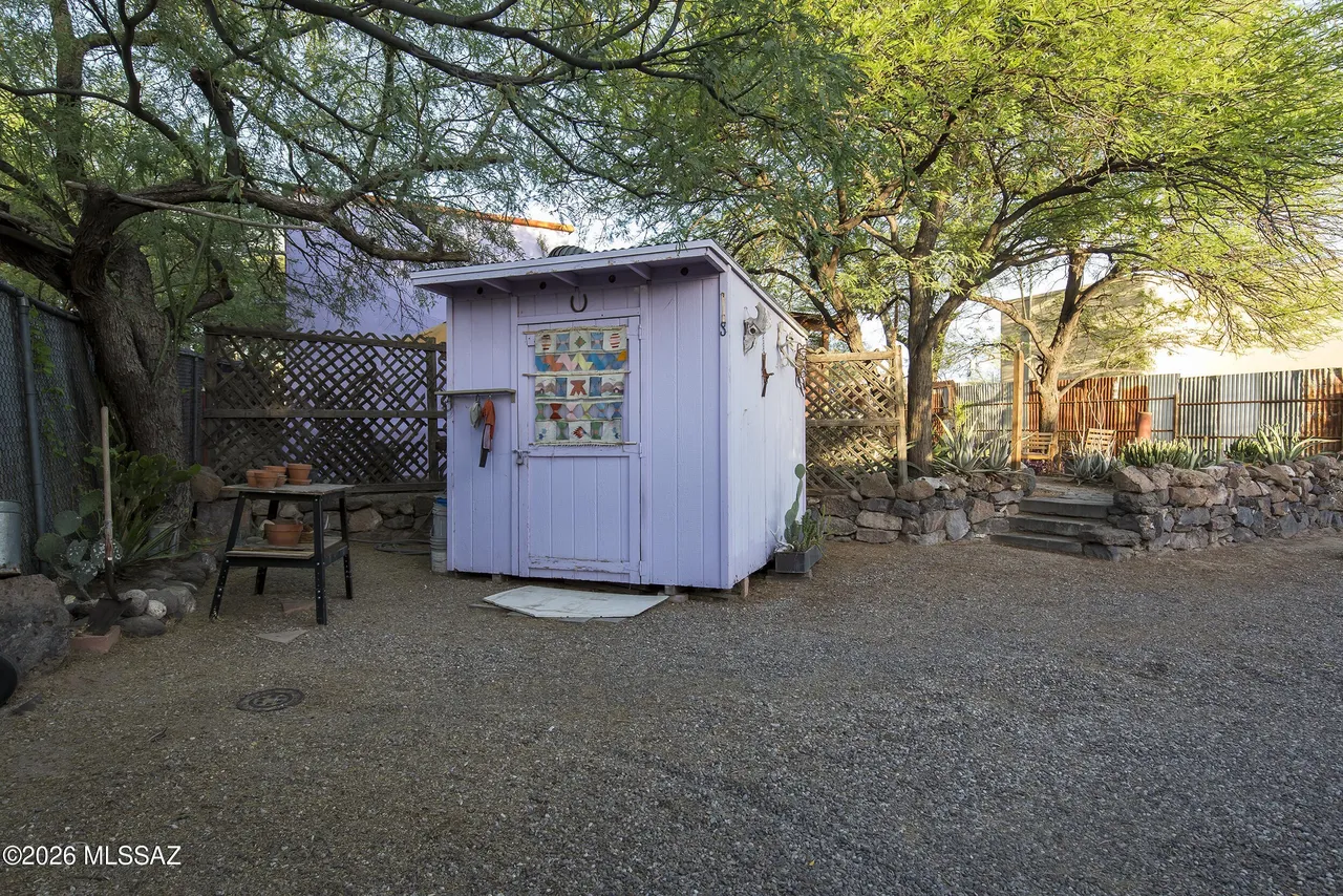 704 S Osborne Ave, Tucson, AZ 85701-35