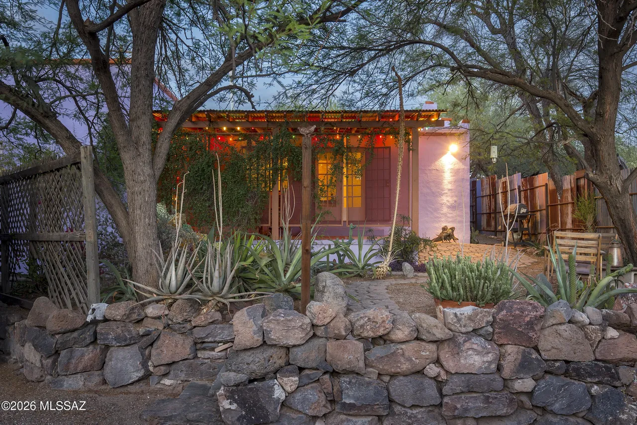 704 S Osborne Ave, Tucson, AZ 85701-38