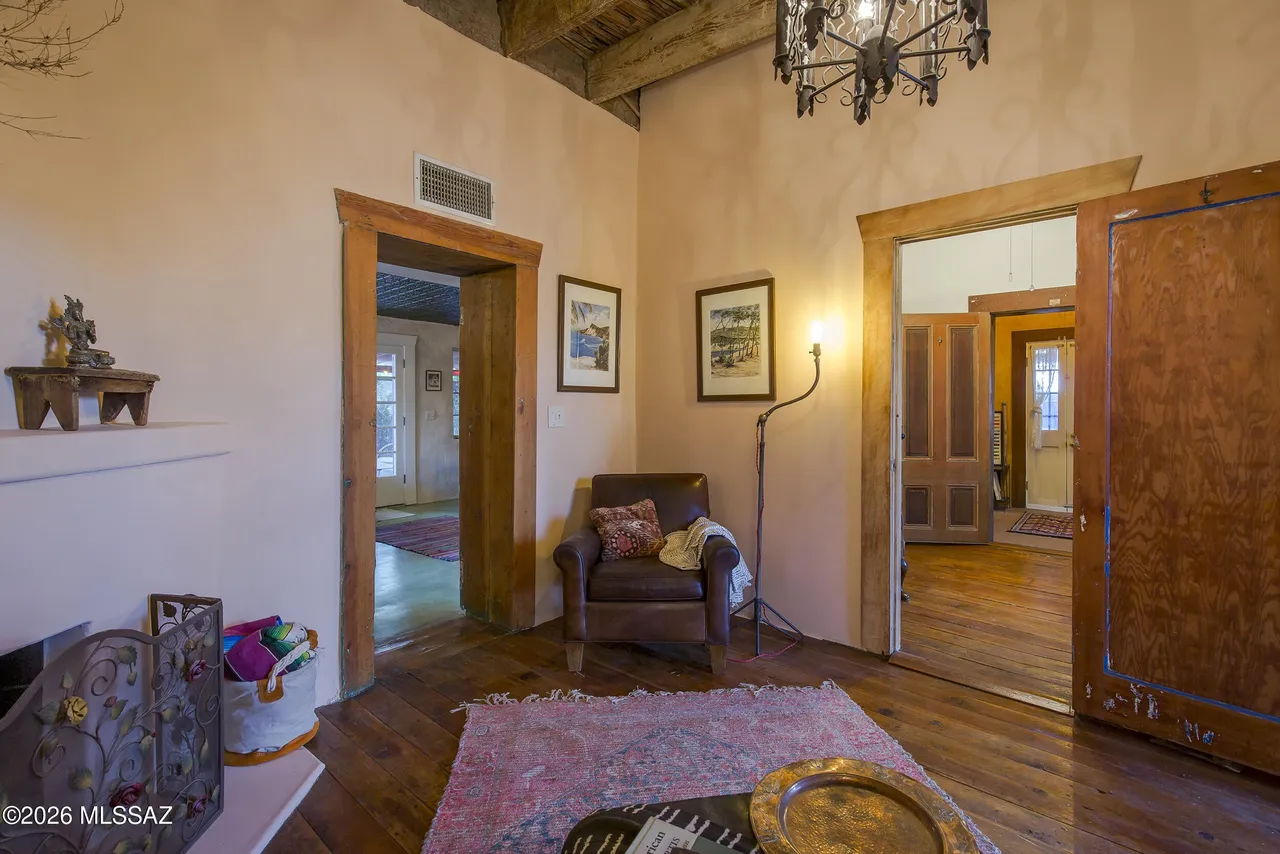 704 S Osborne Ave, Tucson, AZ 85701-5