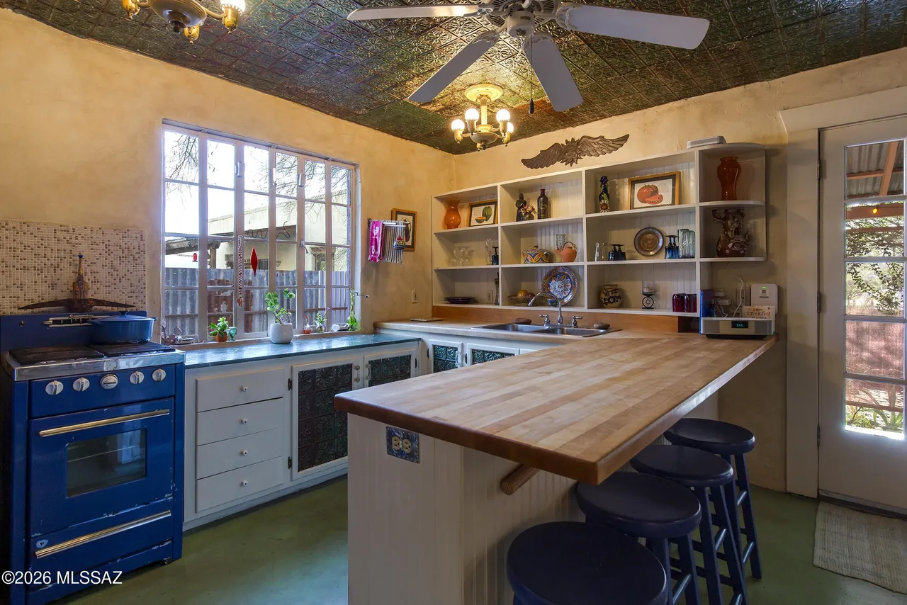 704 S Osborne Ave, Tucson, AZ 85701-8