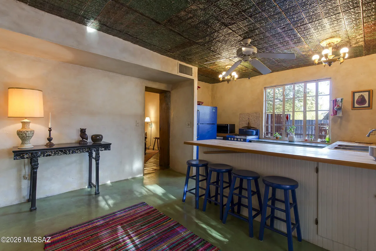 704 S Osborne Ave, Tucson, AZ 85701-9